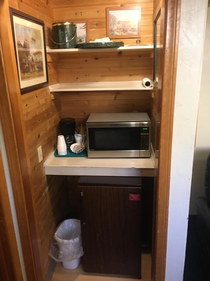Lodge Whispering Pines Kernville