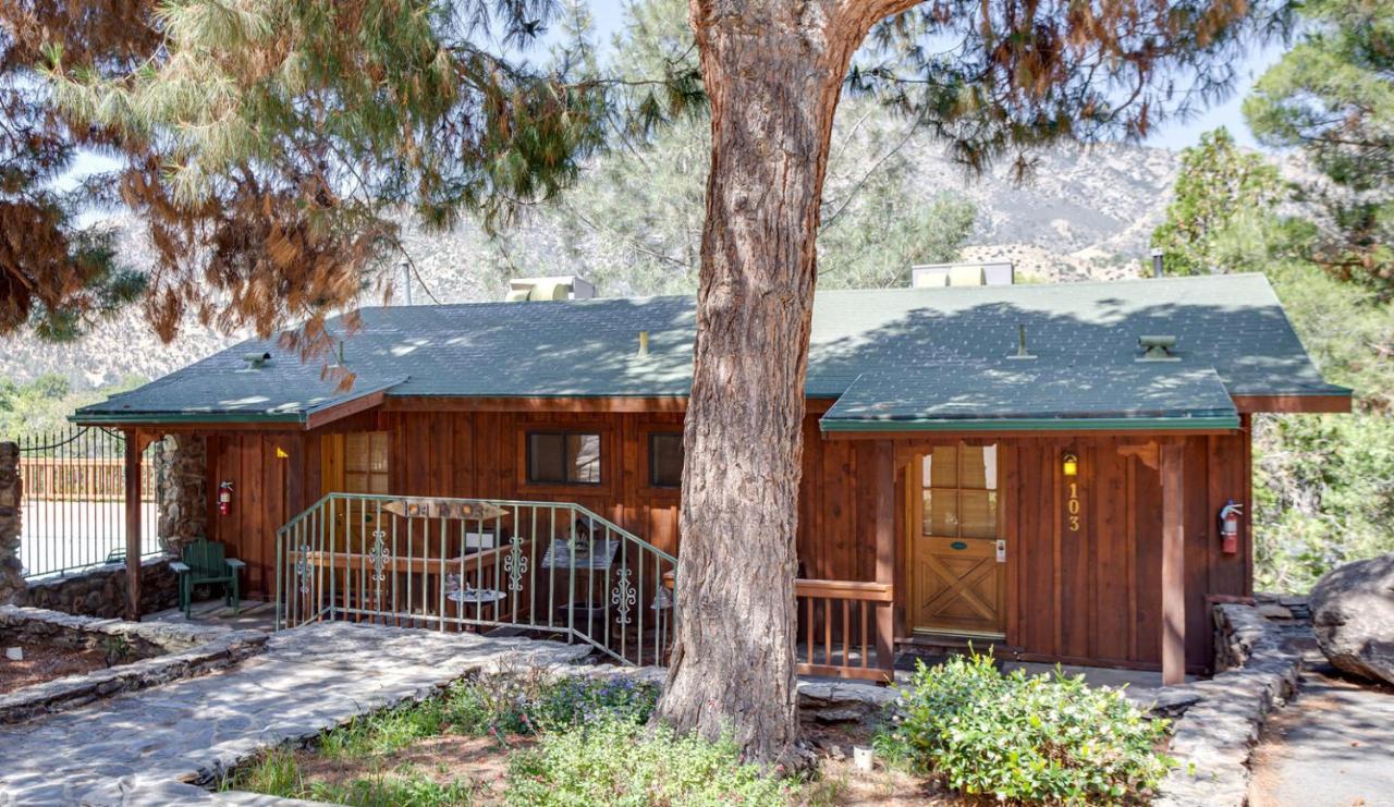 Whispering Pines Lodge Kernville