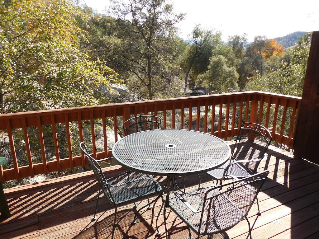 Lodge Whispering Pines *
